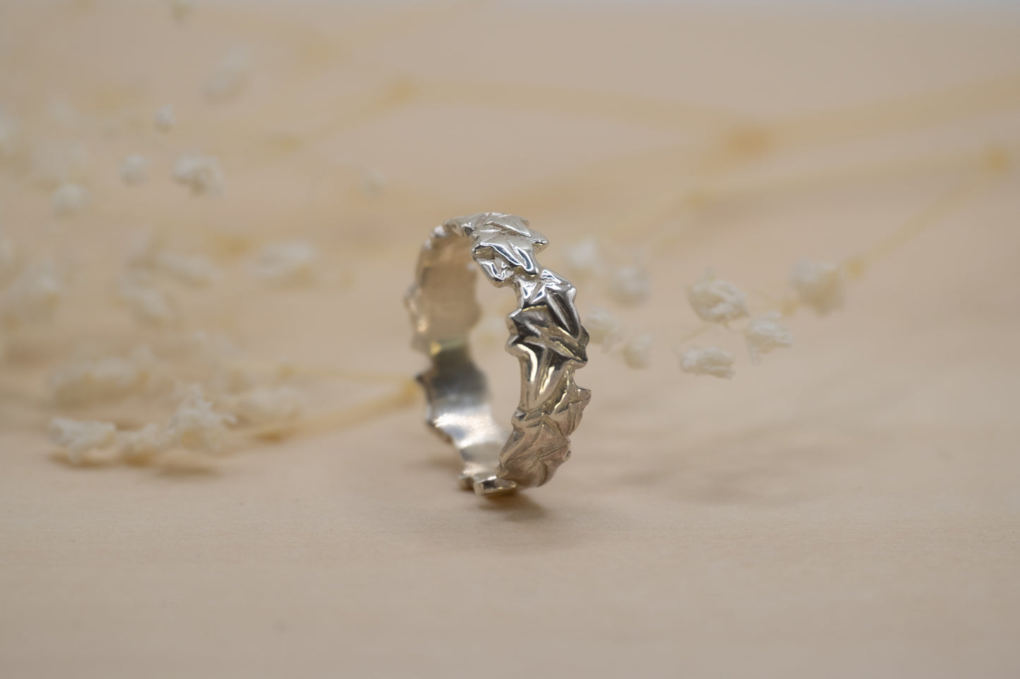 Endless Ivy Wide Ring