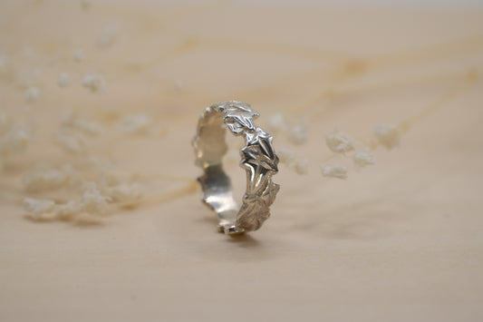 Endless Ivy Wide Ring
